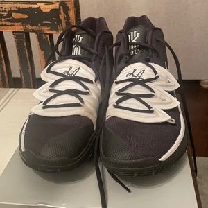 Kyrie 5 TB